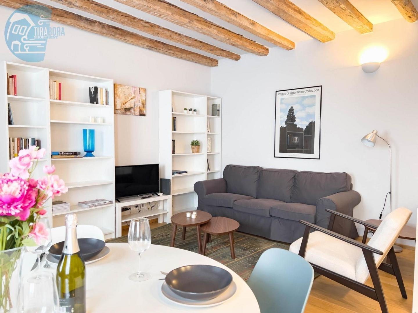 Mazzini 9 Tirabora Short Rent Apartment Триест Екстериор снимка