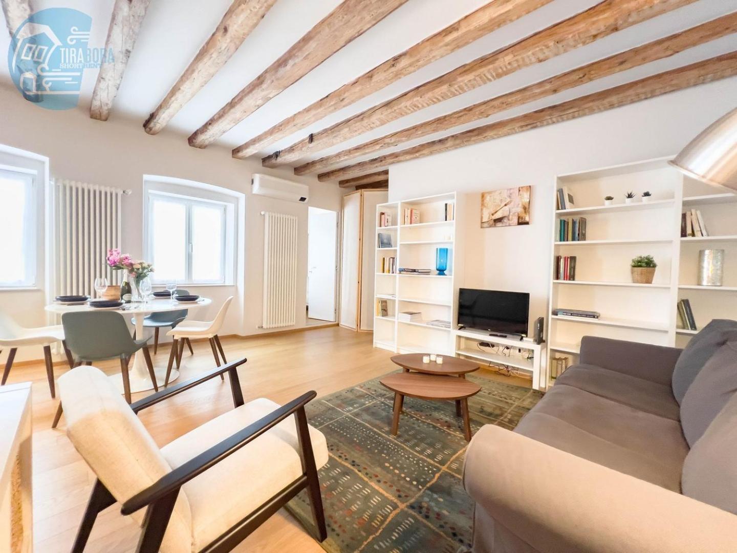 Mazzini 9 Tirabora Short Rent Apartment Триест Екстериор снимка
