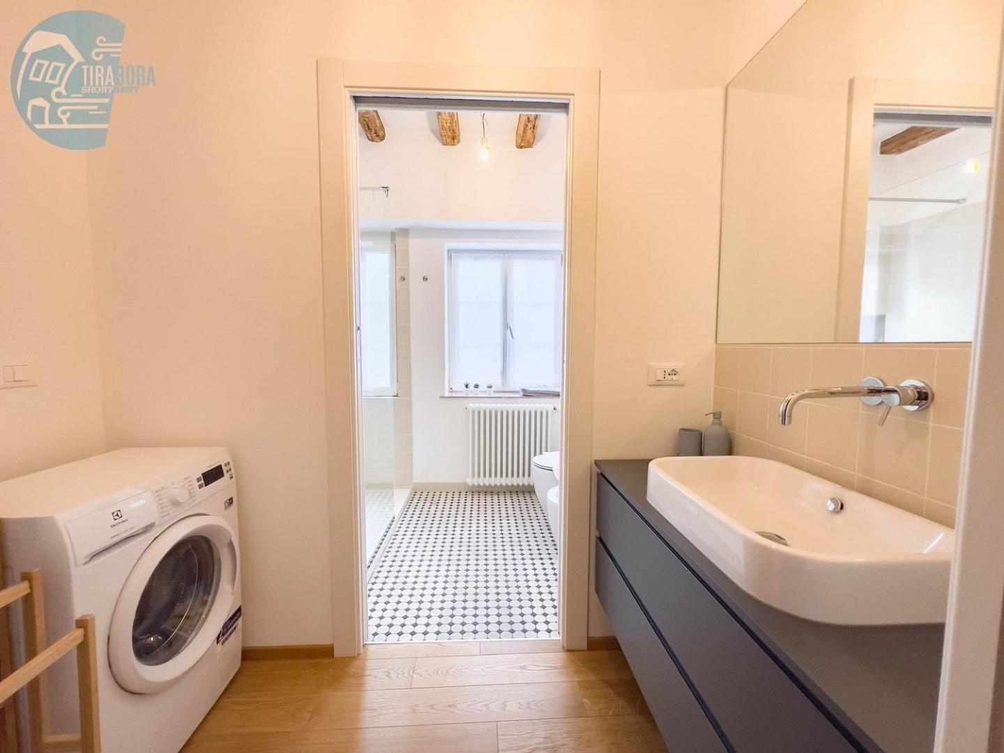 Mazzini 9 Tirabora Short Rent Apartment Триест Екстериор снимка