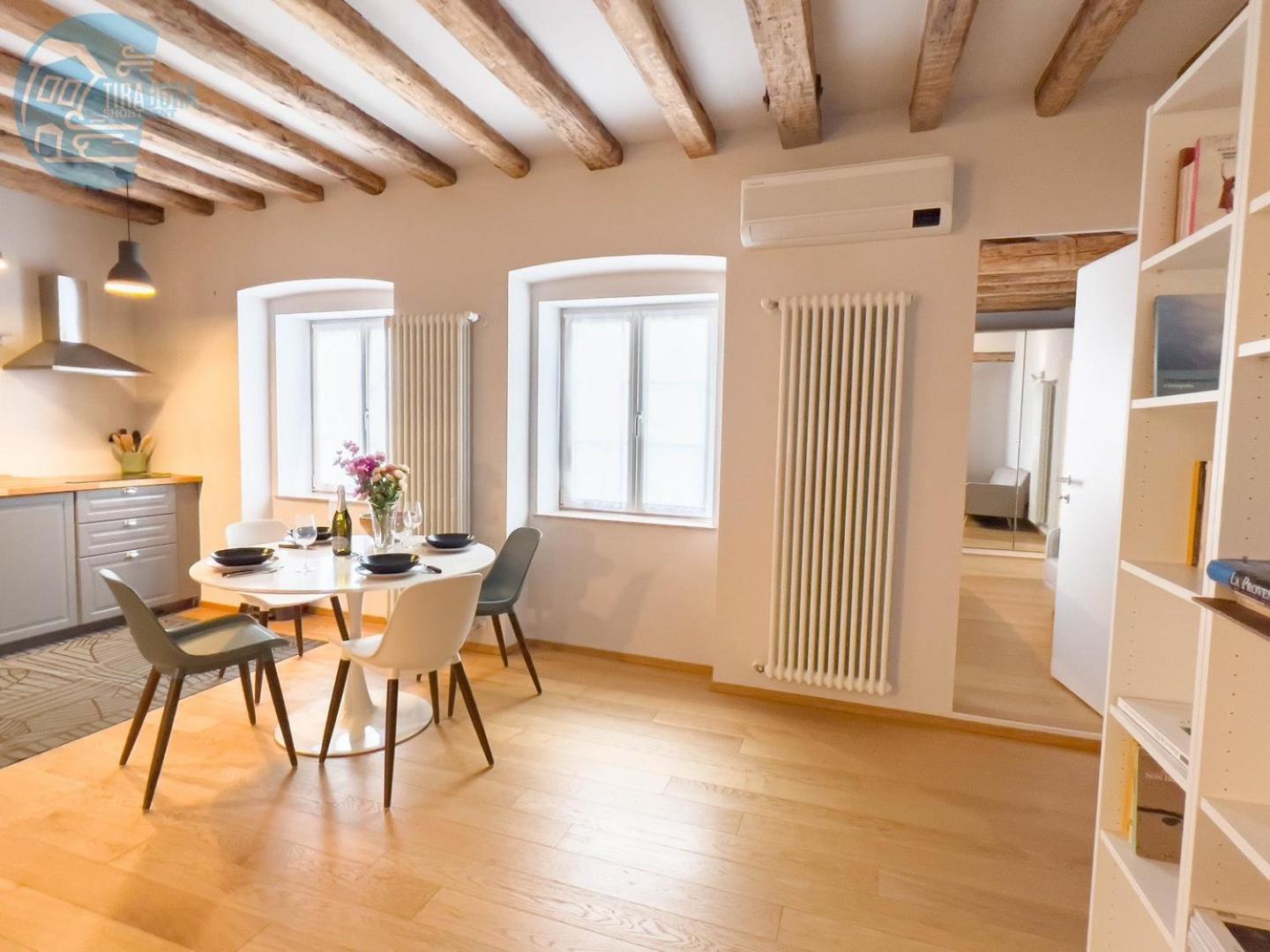 Mazzini 9 Tirabora Short Rent Apartment Триест Екстериор снимка