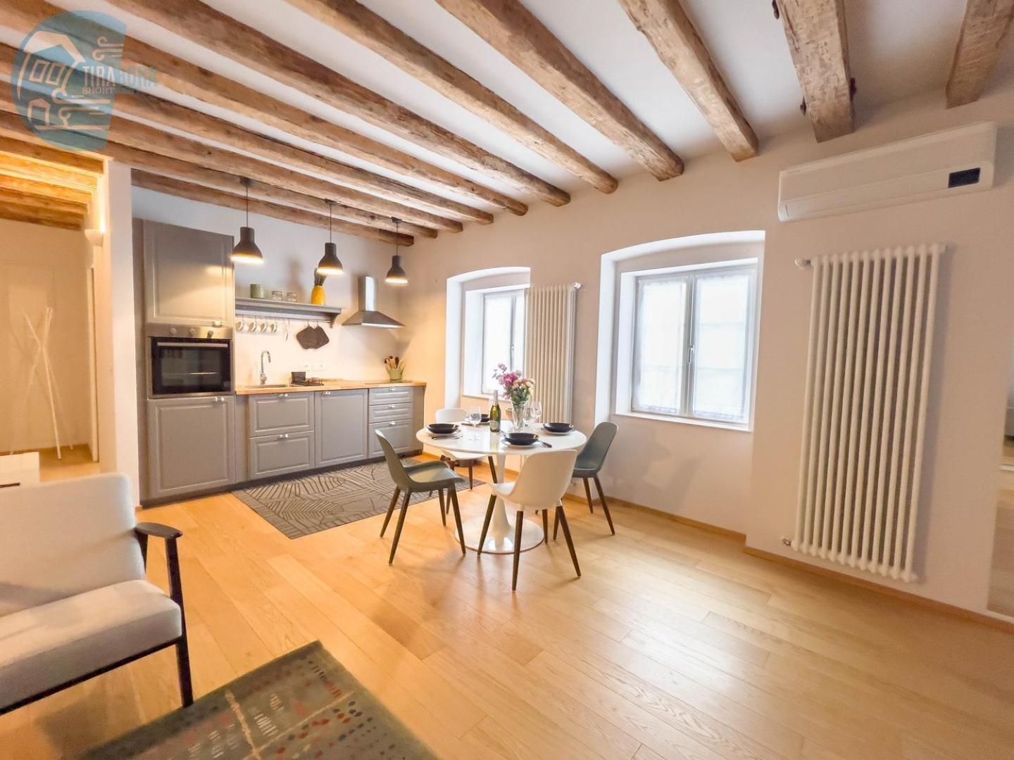 Mazzini 9 Tirabora Short Rent Apartment Триест Екстериор снимка